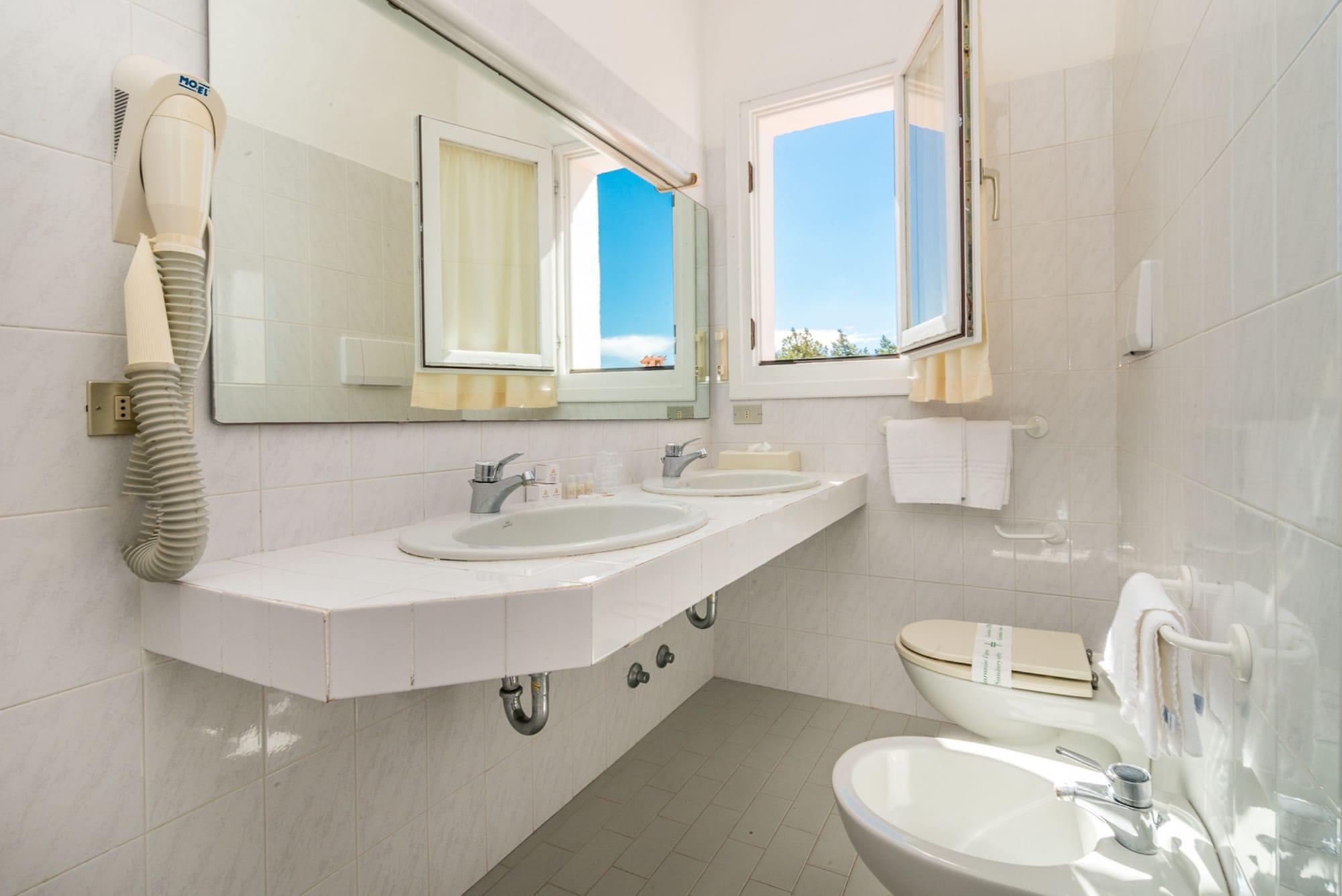 Hotel 3 Botti Baja Sardinia Eksteriør billede