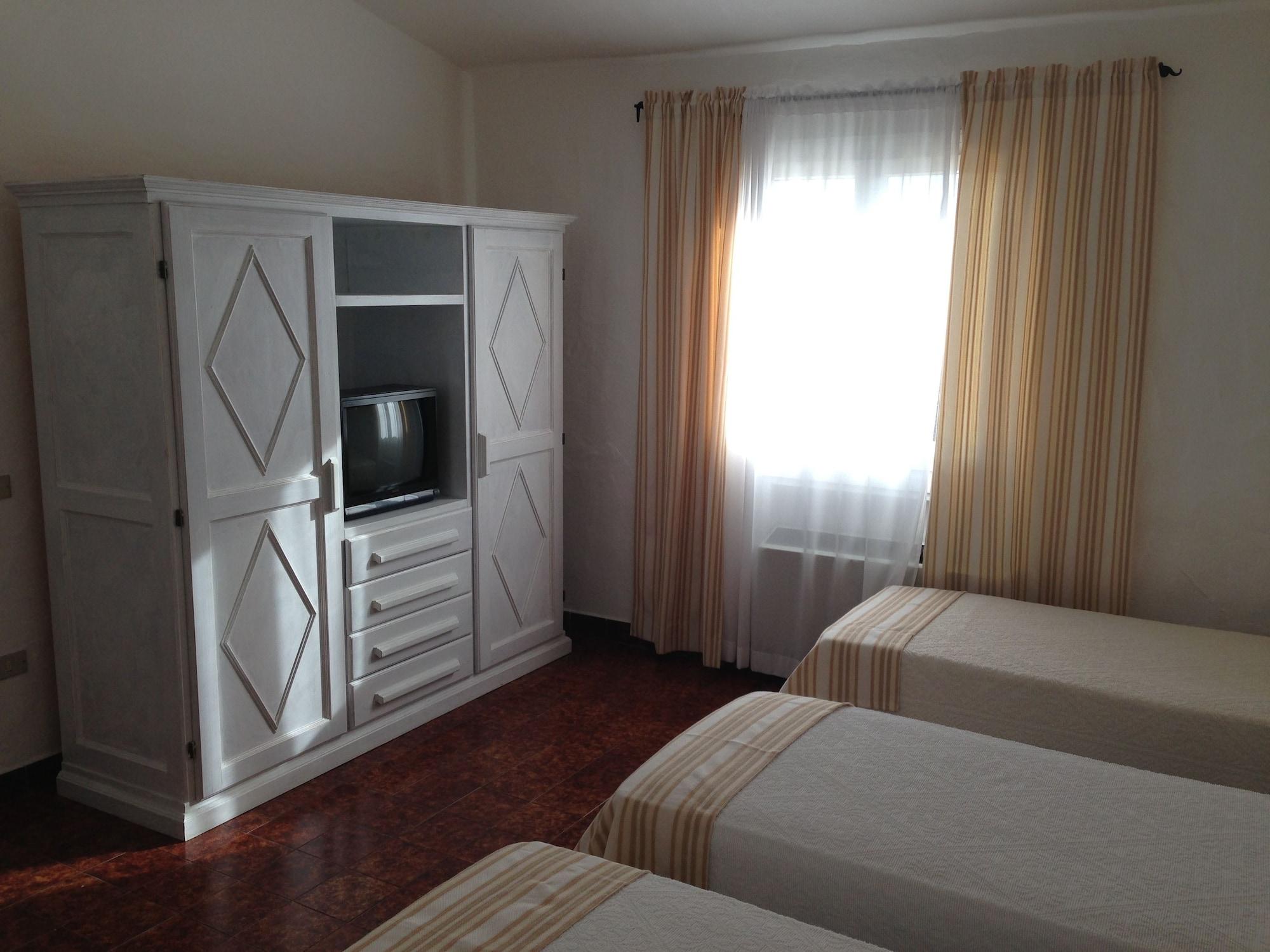 Hotel 3 Botti Baja Sardinia Eksteriør billede