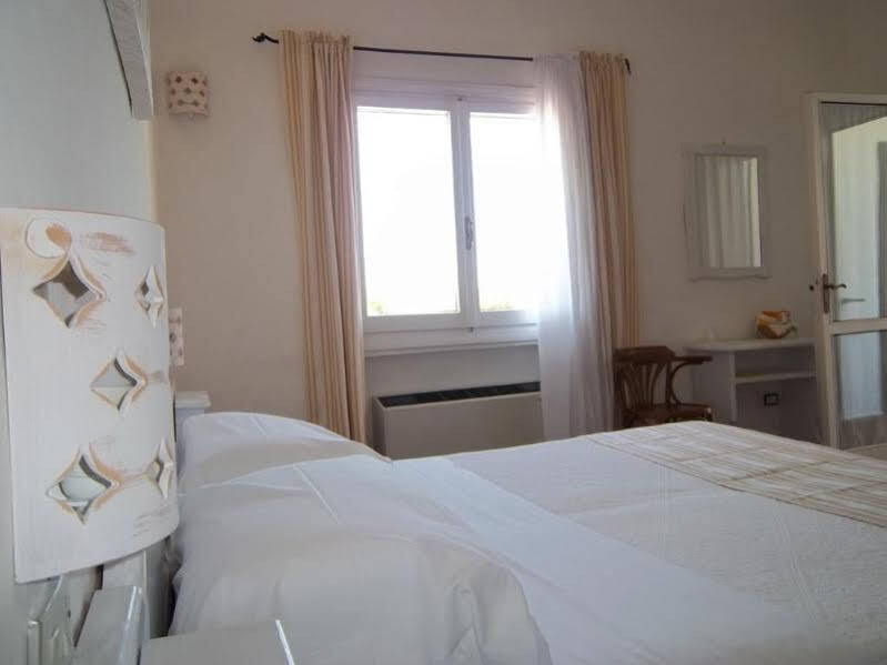 Hotel 3 Botti Baja Sardinia Eksteriør billede